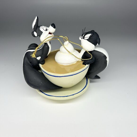 Looney Tunes Warner Bro Christmas Tree Ornament/Pepe Le Pew/Love You a Latte/Box - Picture 6 of 13